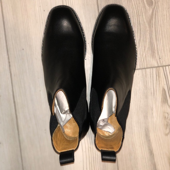 Beckett Simonon Maeve Chelsea Boots - Women's size 7 - Picture 3 of 9